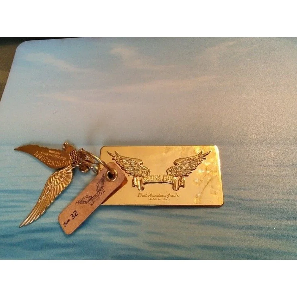 Men's Gold Tone Metal Robin's Jeans Angel Wings Keychain & Bar Tag Only No Jeans